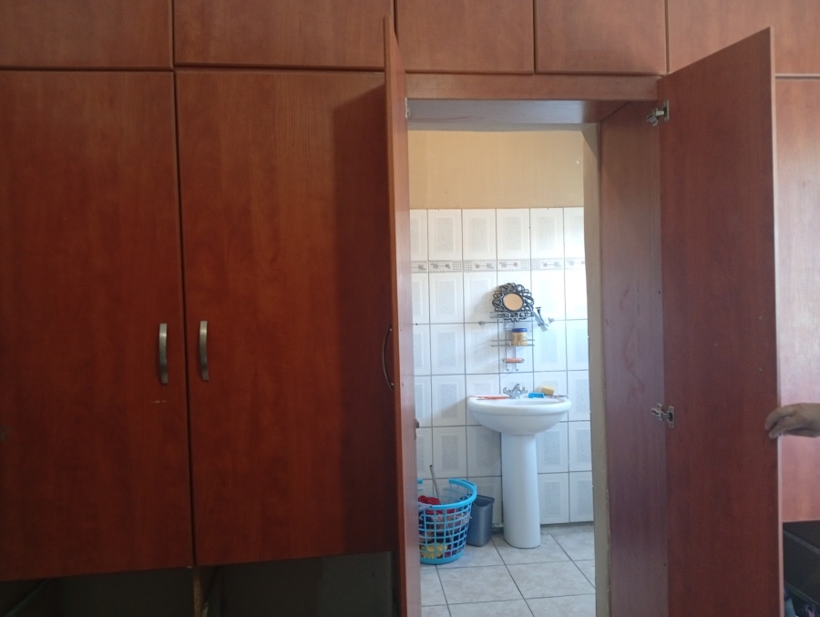 4 Bedroom Property for Sale in Uitenhage Central Eastern Cape